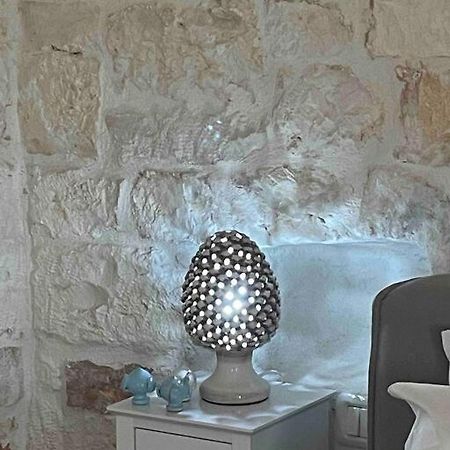 Petra Bianca Suite Остуни Екстериор снимка