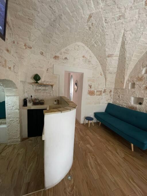 Petra Bianca Suite Остуни Екстериор снимка
