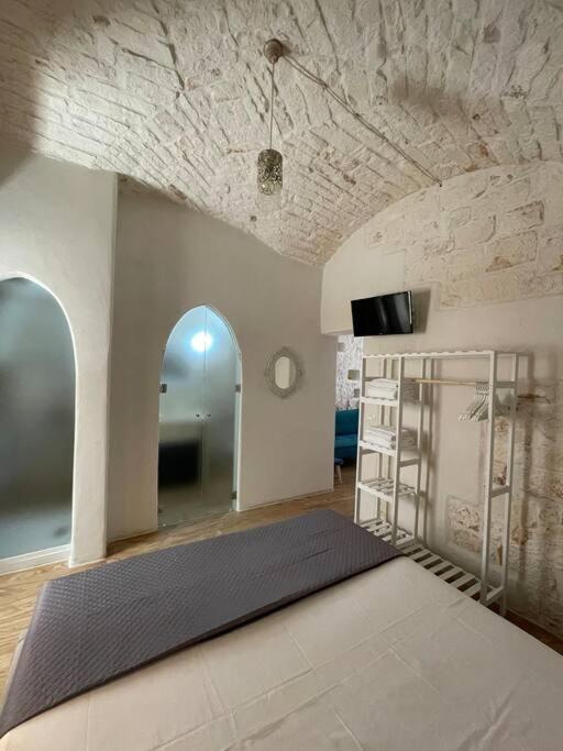 Petra Bianca Suite Остуни Екстериор снимка